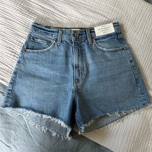 Abercrombie High Rise 90’s Relaxed Cutoff Short